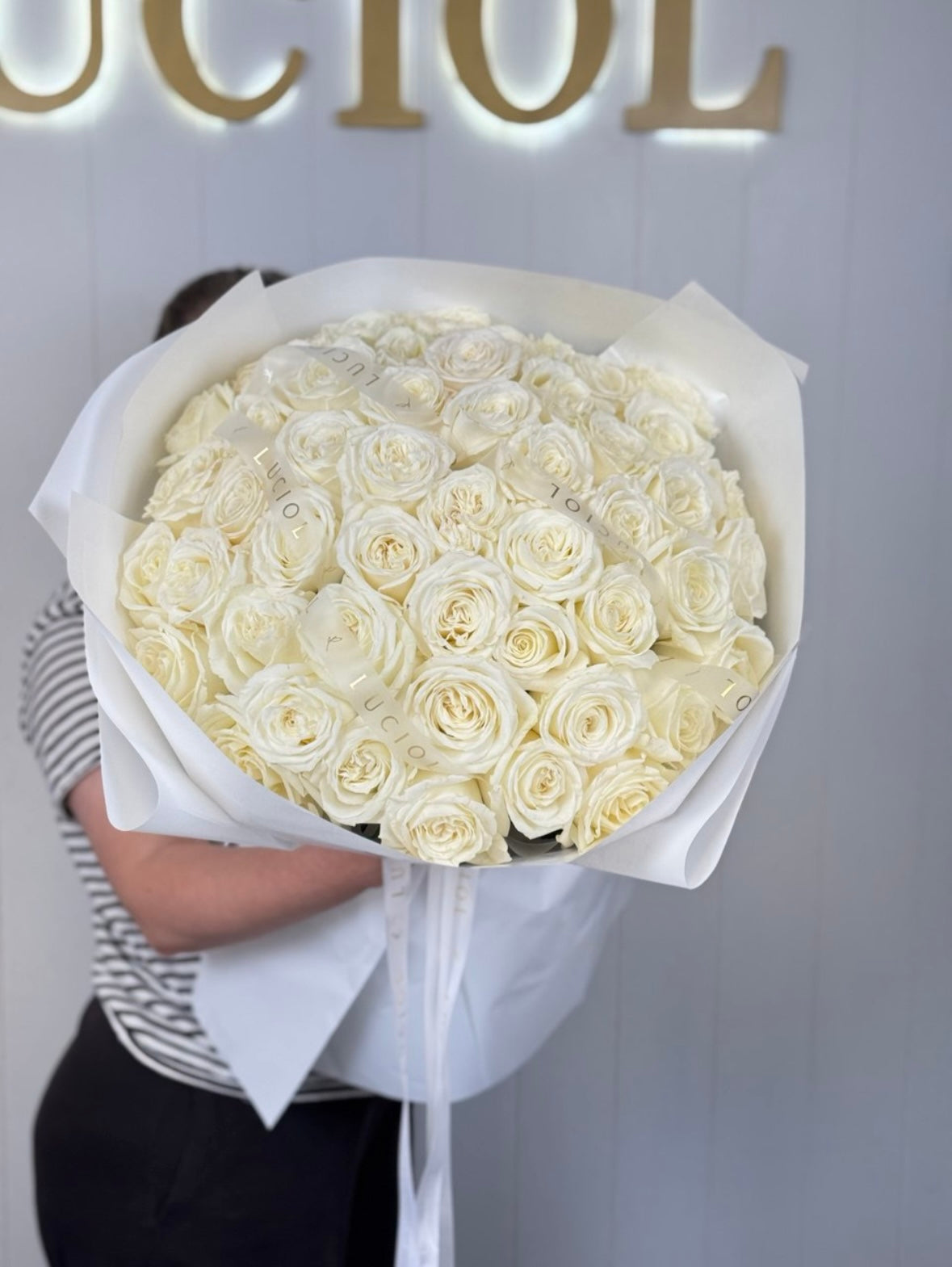 White Classic bouquet with Ecuadorian white roses โ Luciol Bouquets Tacoma Bellevue Kent