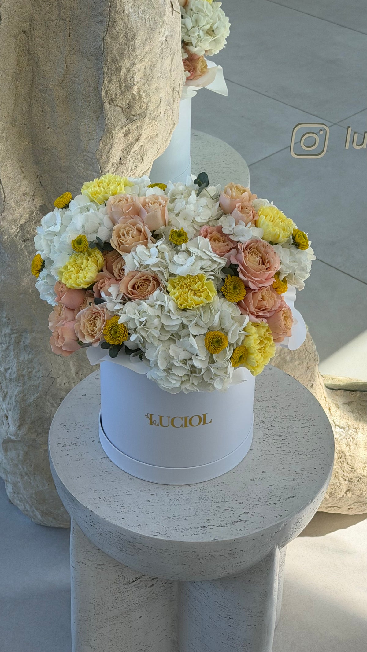 “Golden Blush”box