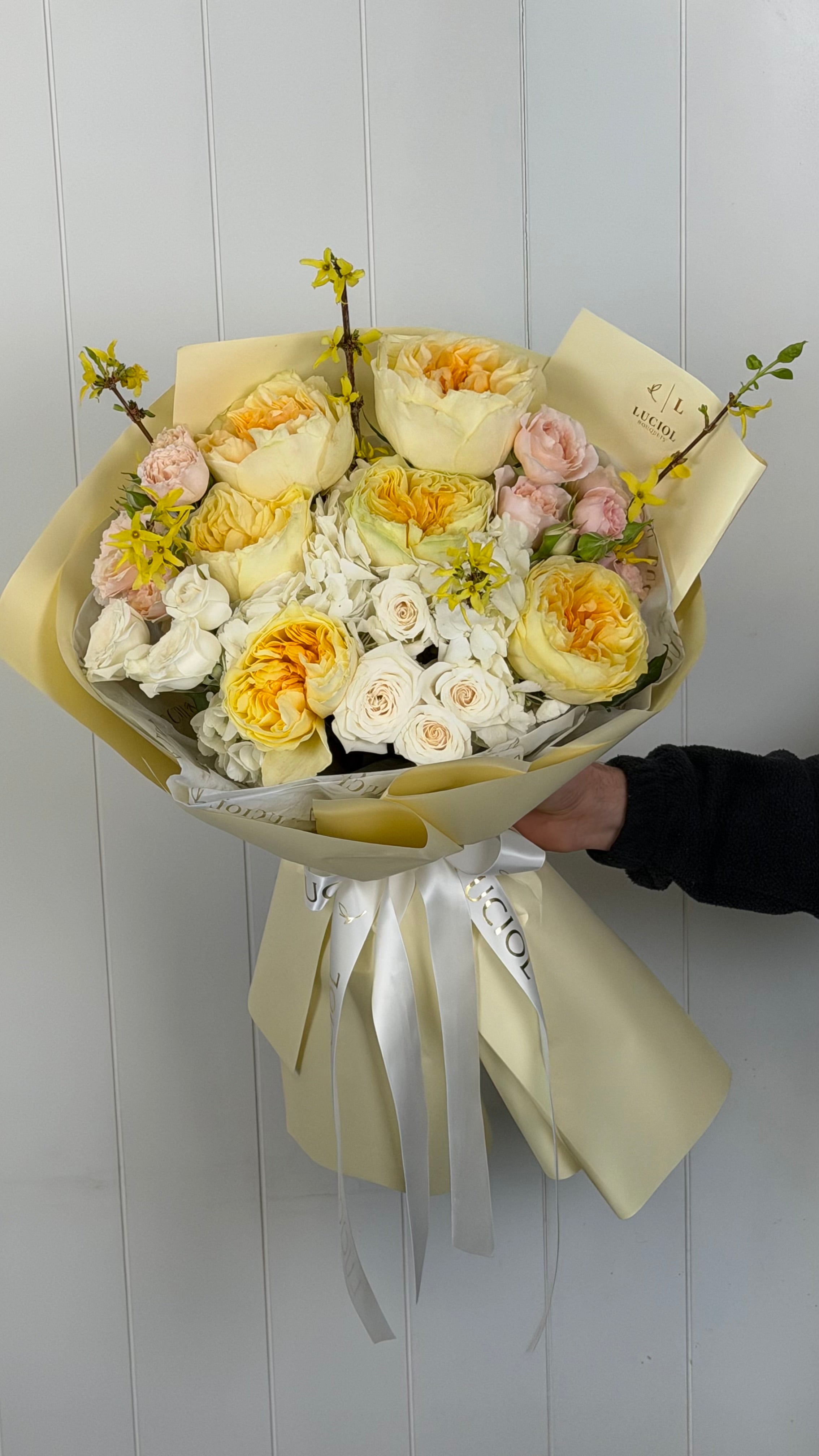 «Golden Spring Bloom» mix bouquet