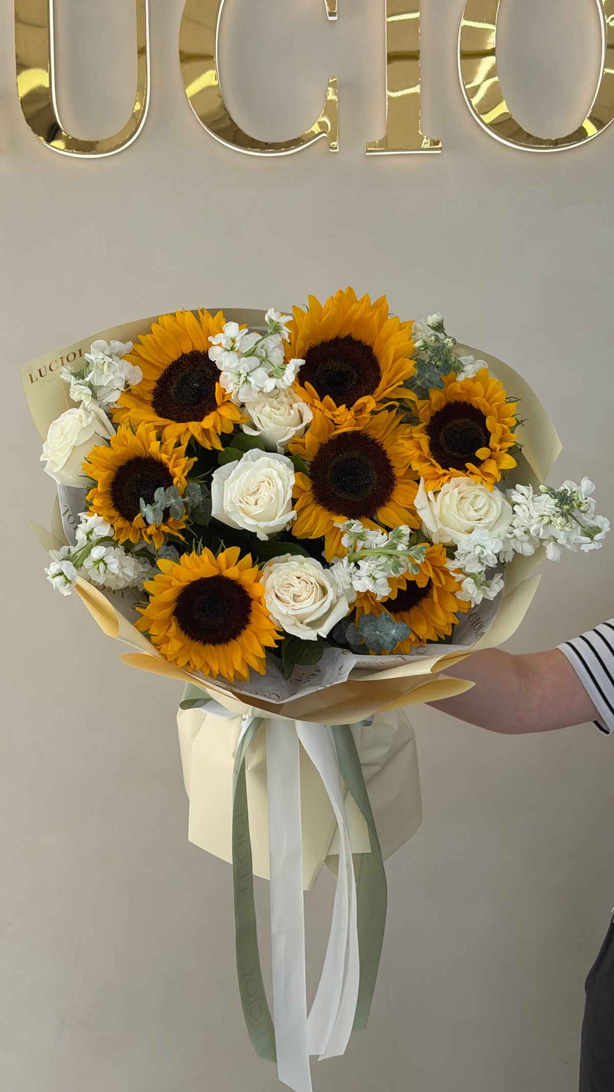 “Golden Morning” mix bouquet