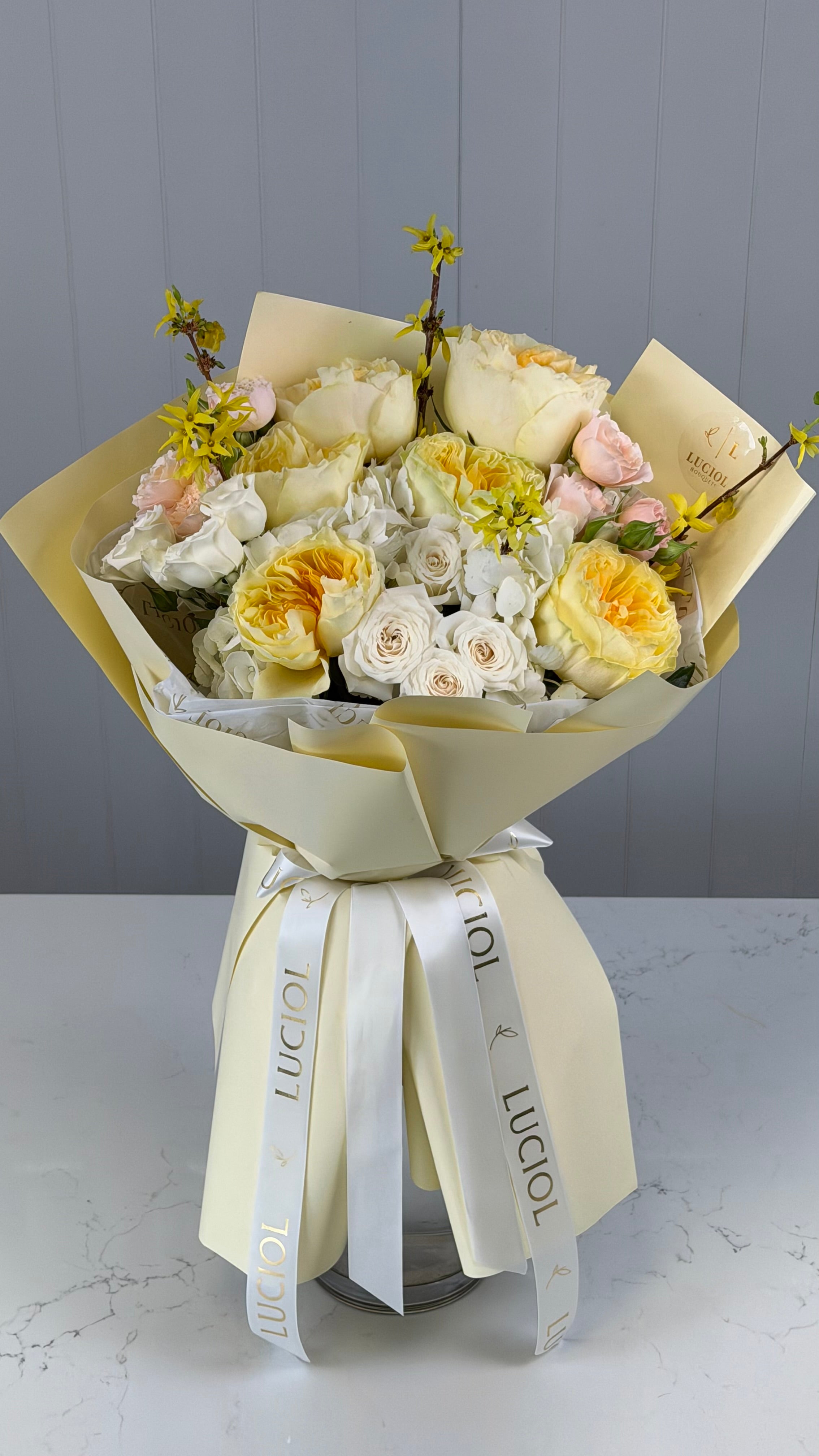 «Golden Spring Bloom» mix bouquet