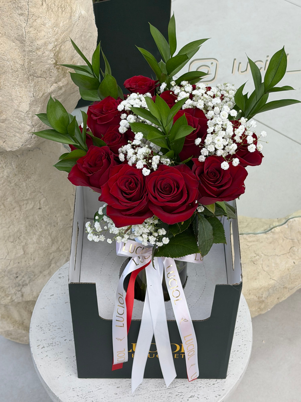 «Red Harmony» red roses