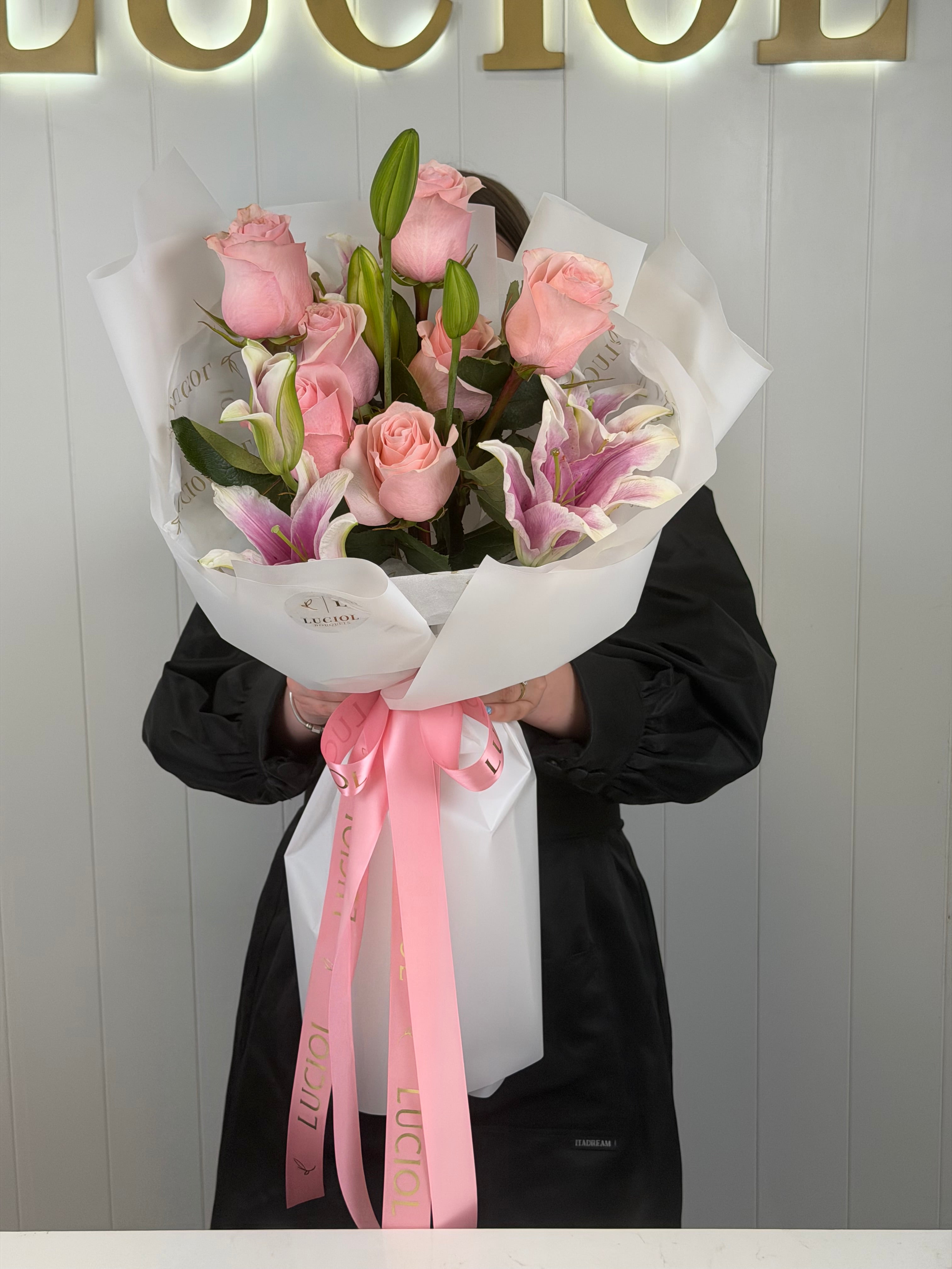 “Pink Whisper” mix bouquet