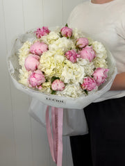 «Cloud of Love» mix with peonies