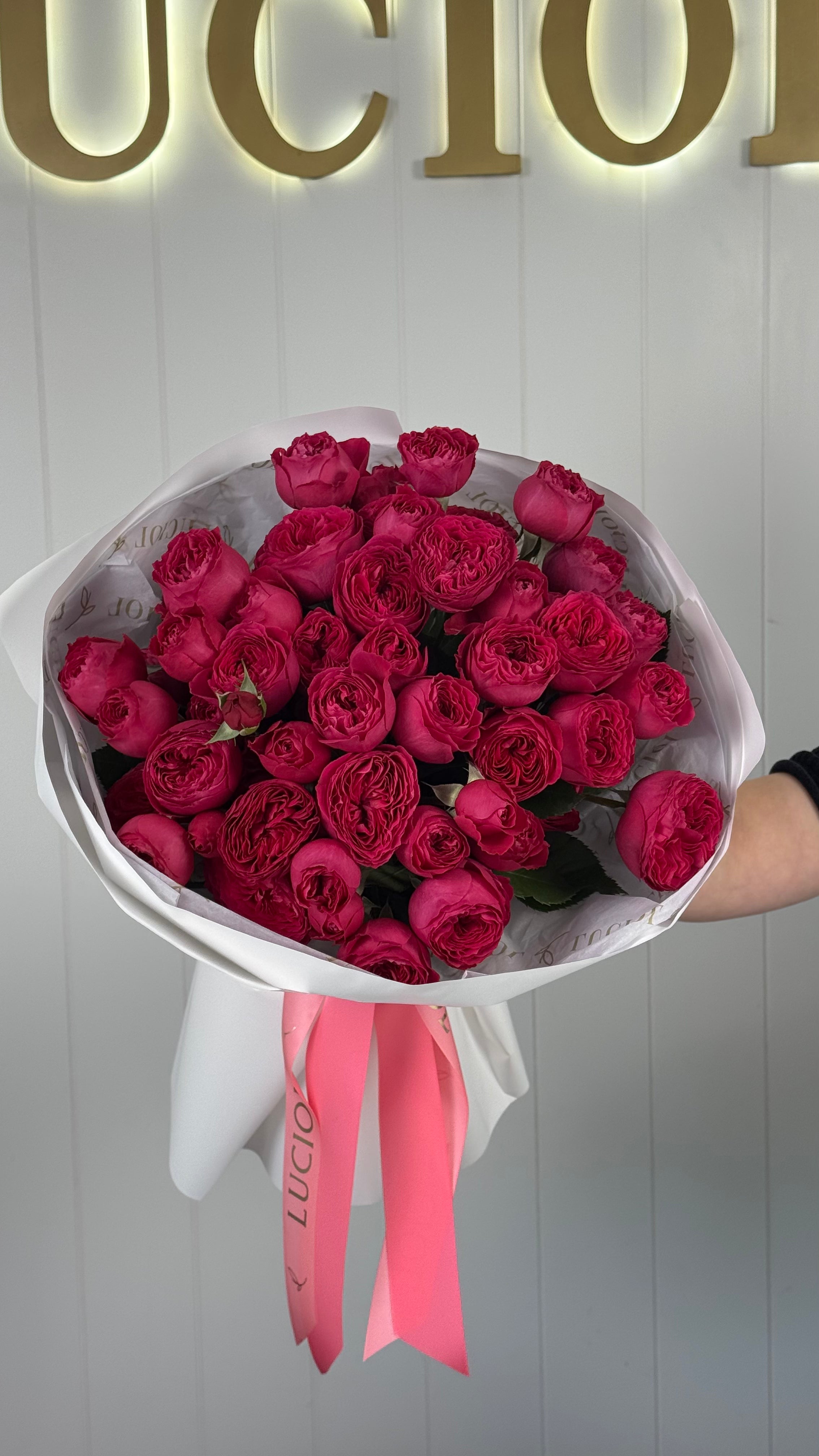 "Flame of Feelings" mono roses