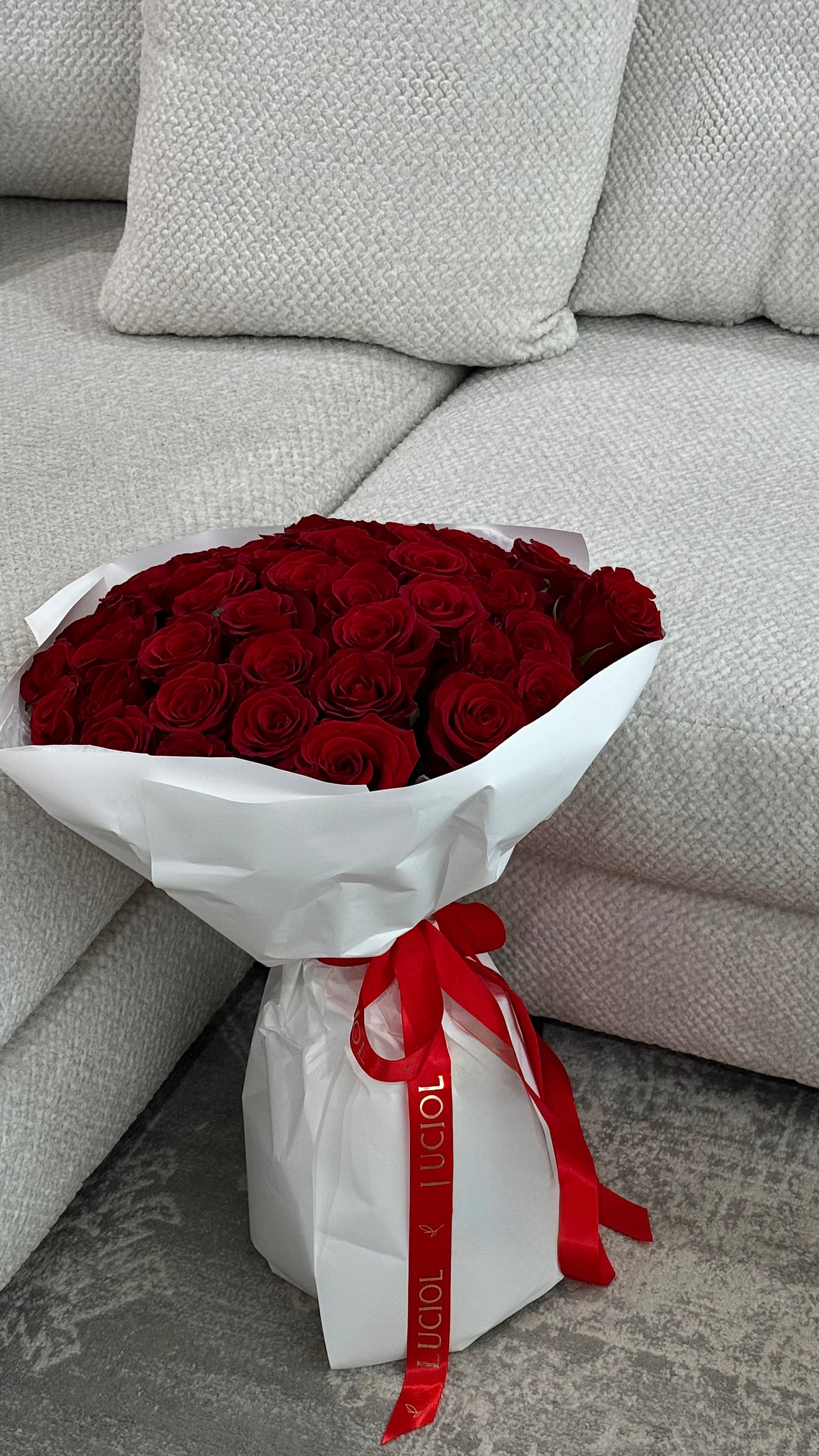 “Timeless Classic” Red Roses