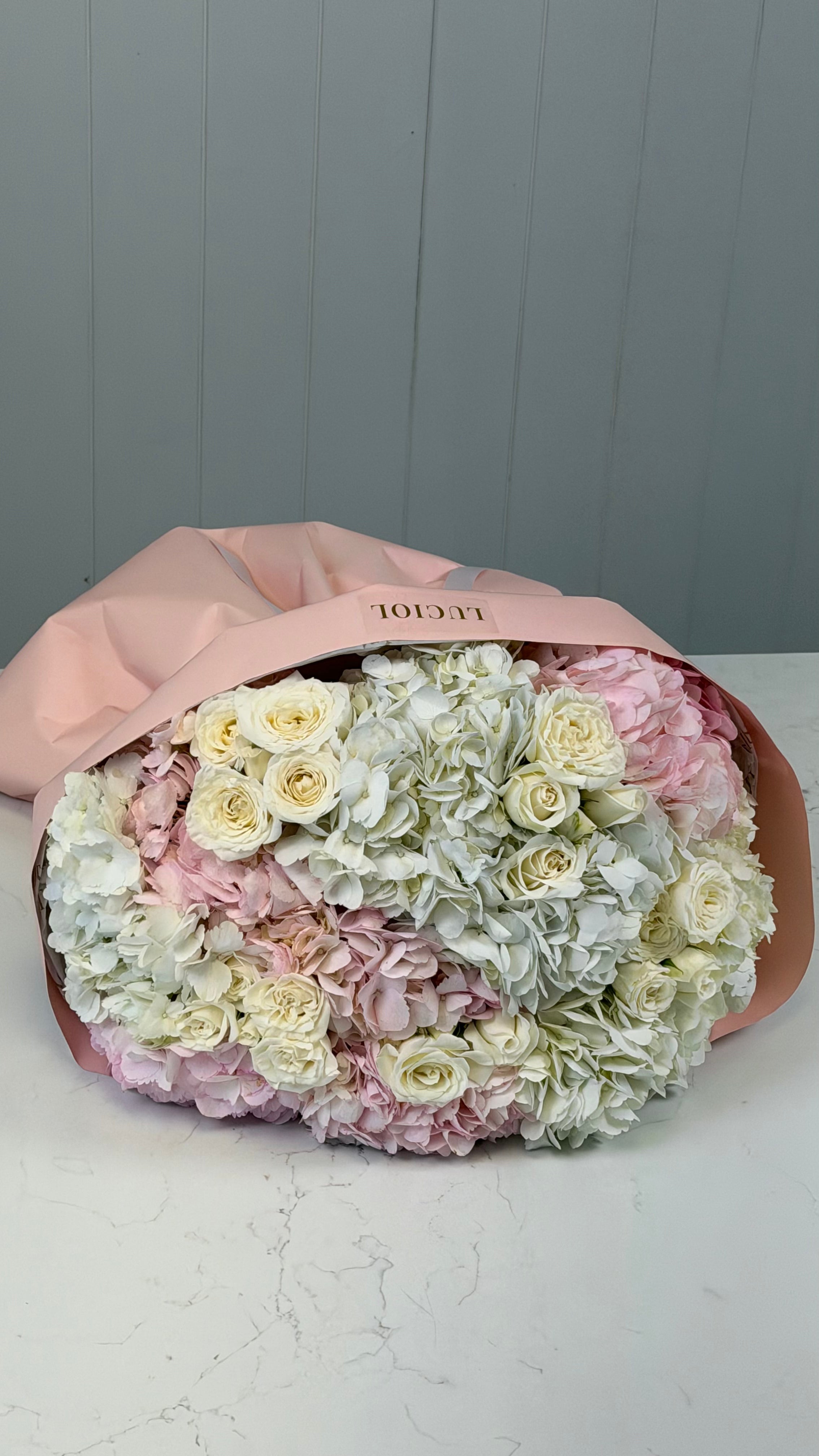 “Soft Love” mix bouquet