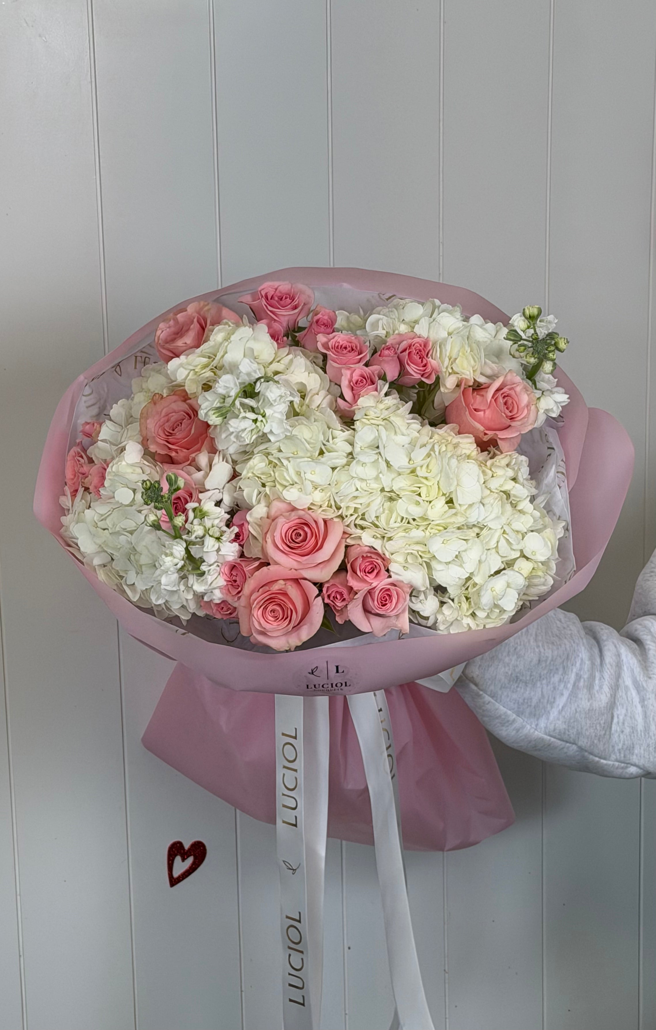 «Soft Embrace» mix bouqu