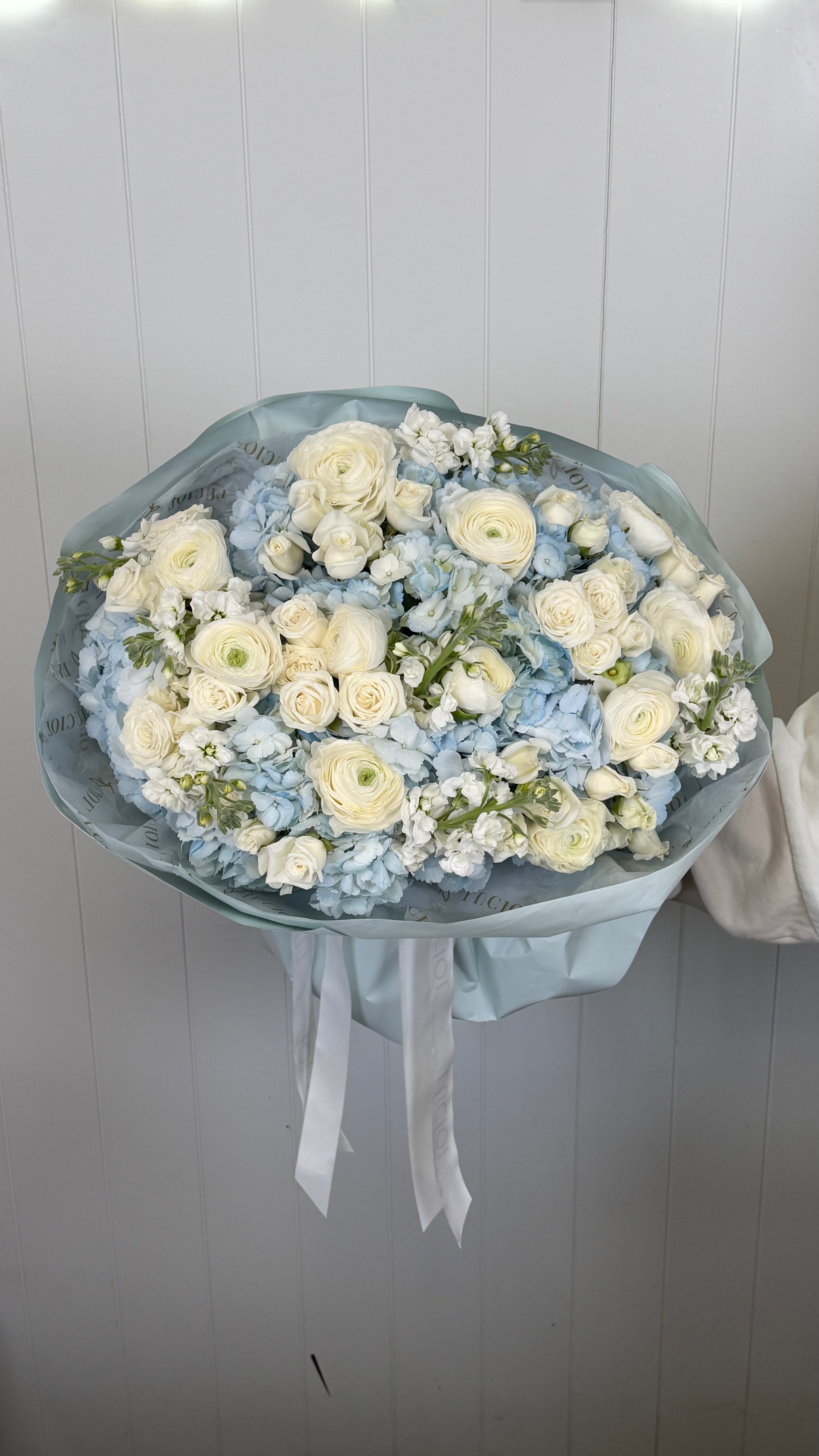 Blue & White Luxury Bouquet