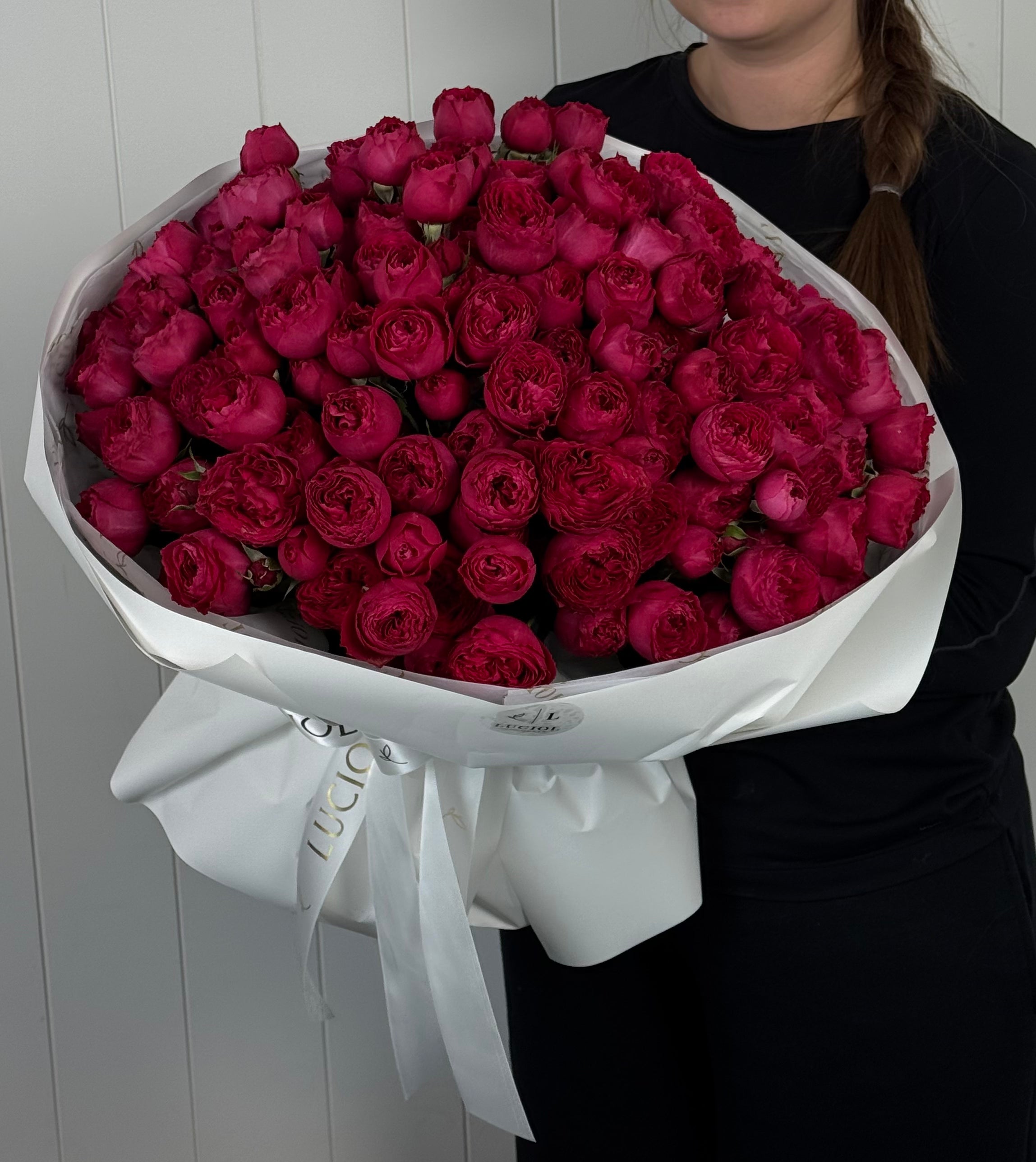 "Flame of Feelings" mono roses