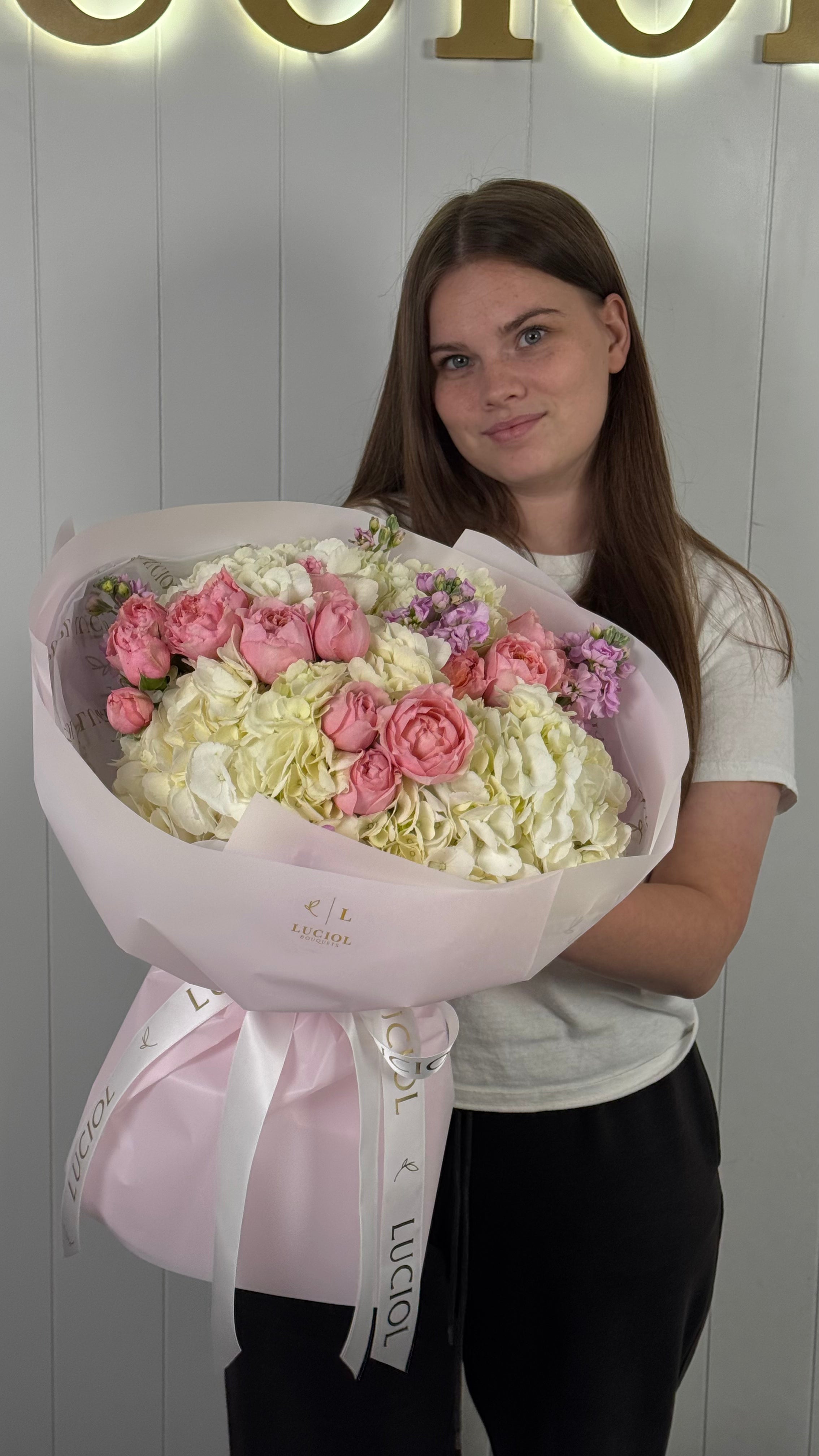 "Flower Ball" mix bouquet