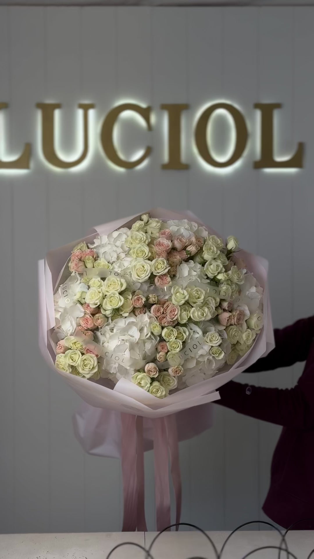 Load video: &quot;Magic of Celebration&quot; bouquet mix