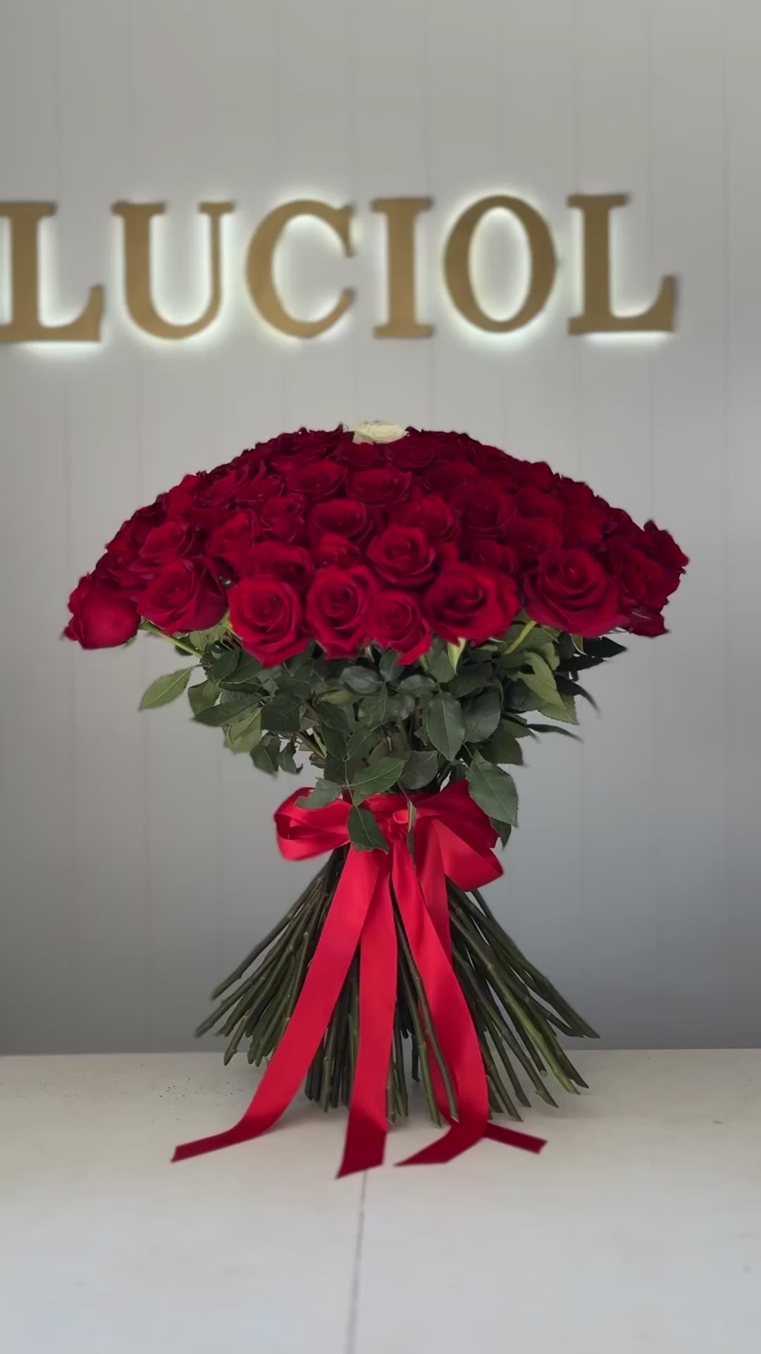 Load video: &quot;Scent of Dreams&quot; Red Roses