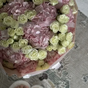 beautiful-bouquet-of-roses-and-1