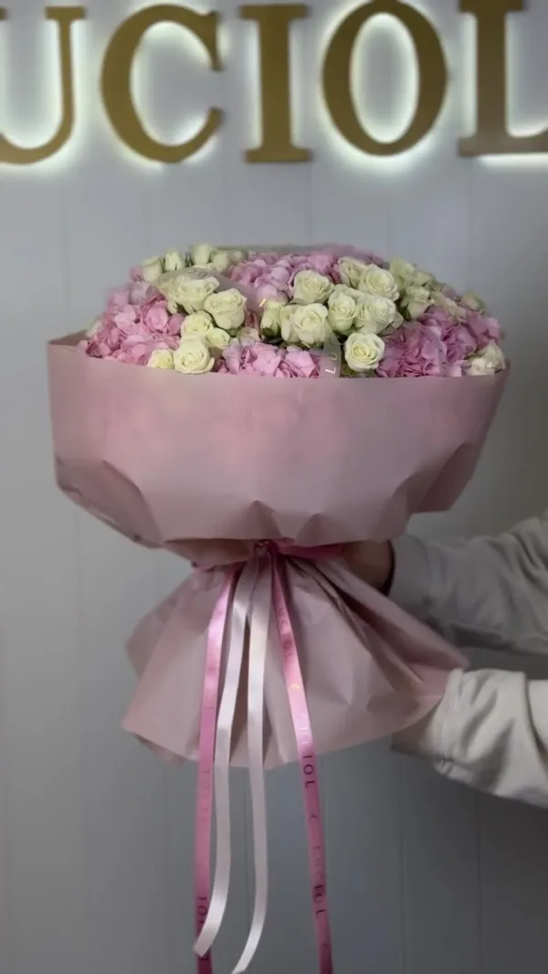 beautiful-bouquet-of-roses-and