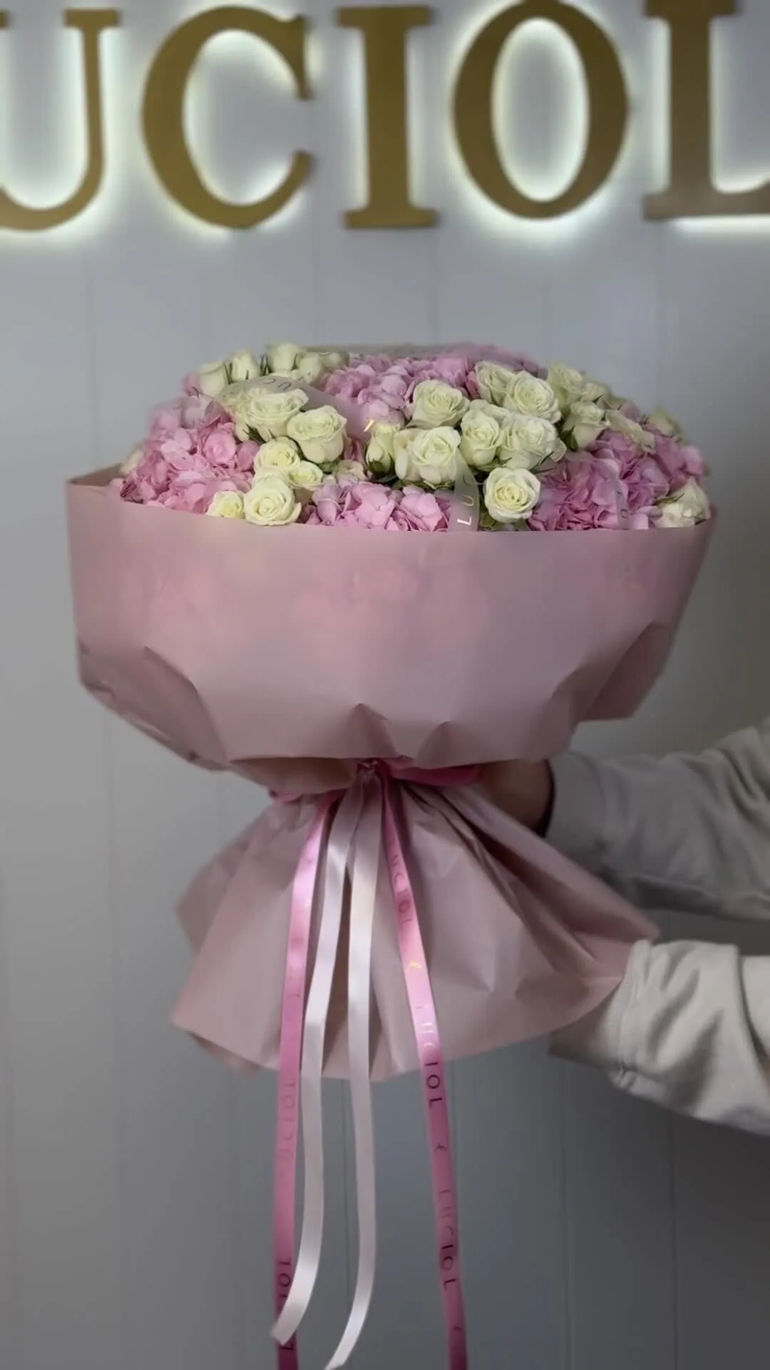 Beautiful Mixed bouquet of roses