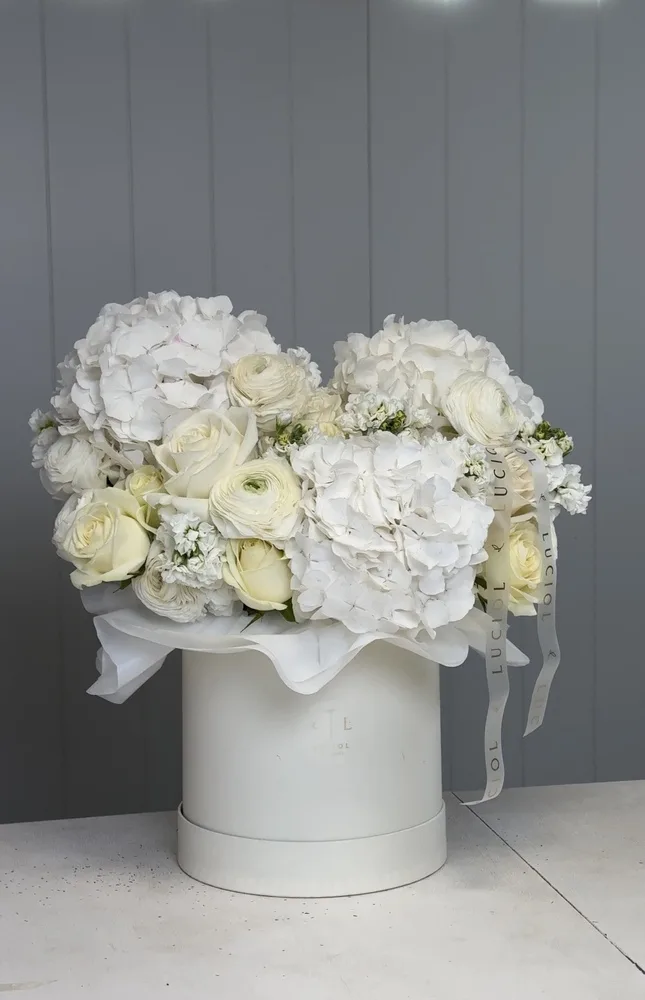 Flower Box – White Fantasy
