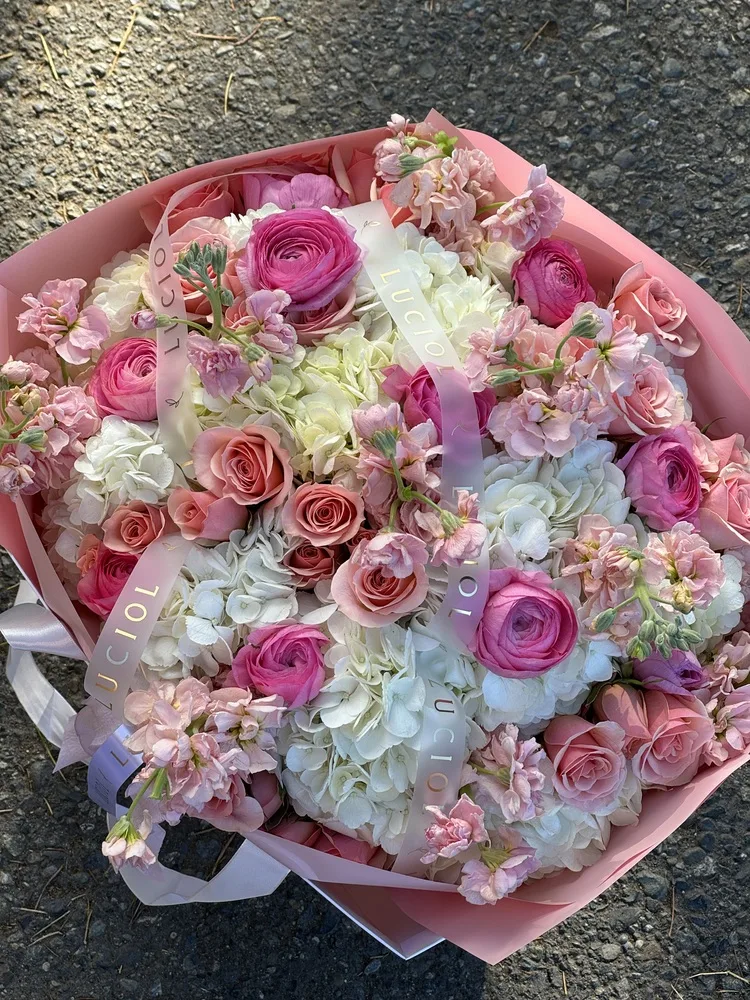 Cute festive bouquet mix